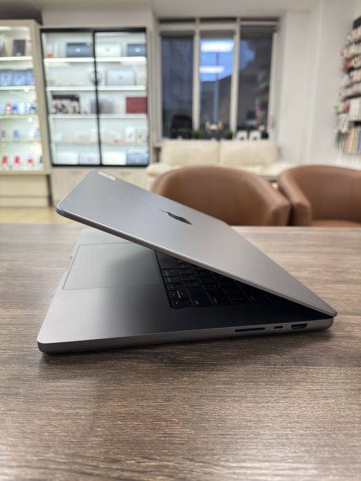 MacBook Pro 16" 2022 M2 Pro 16gb/512ssd