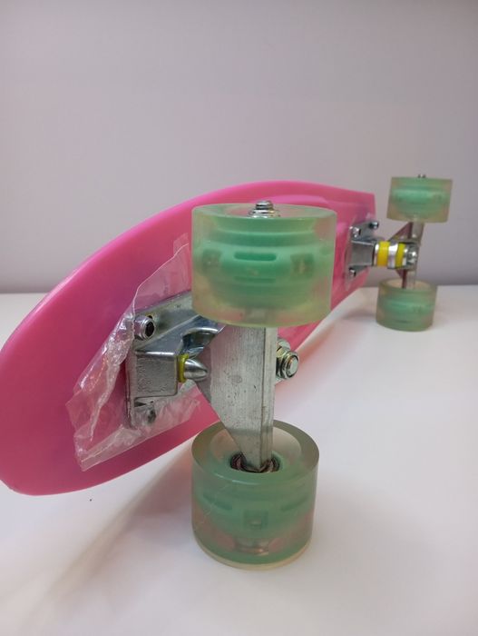 Deskorolka LED marki PLAYGROUND