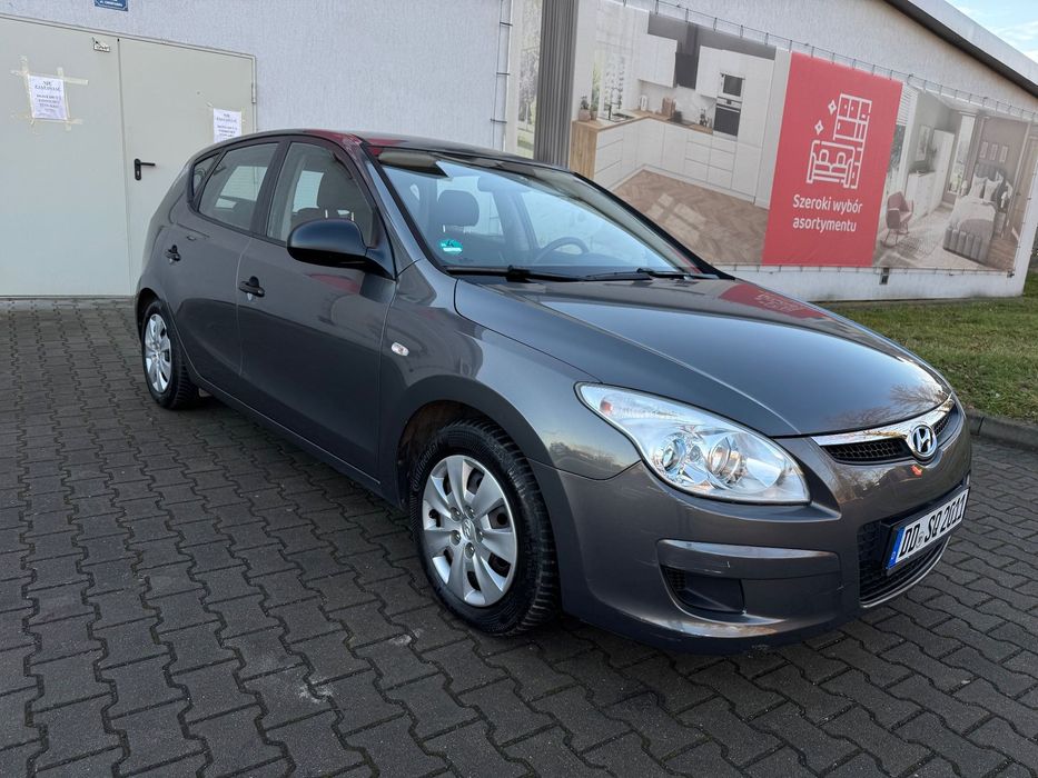 Hyundai I30 Hyundai i30 klimatyzacja z Niemiec Dwa komplety kół