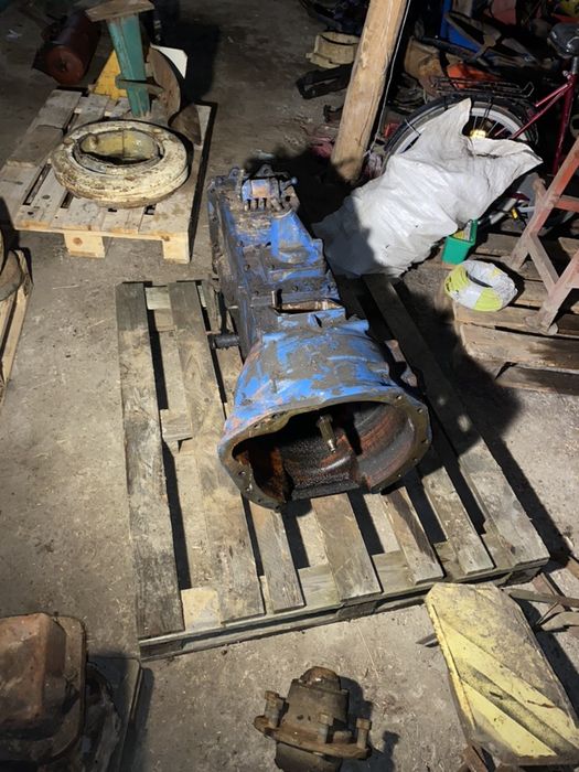 Skrzynia biegów c360 belka części piasta wspornik