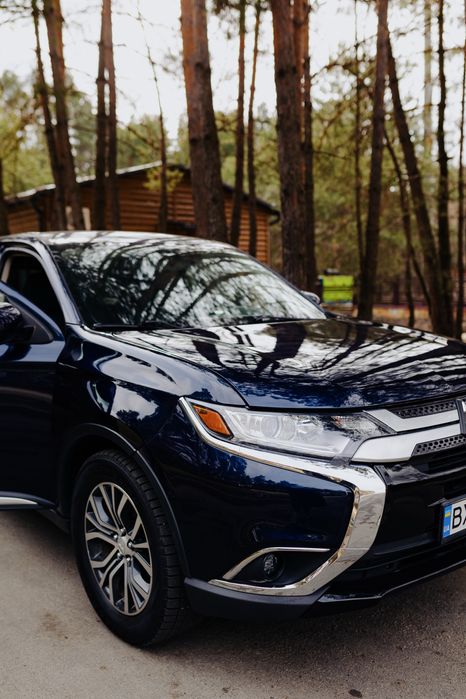 Мітсубісі Аутлендер 2017 року .Mitsubishi Outlander 2017