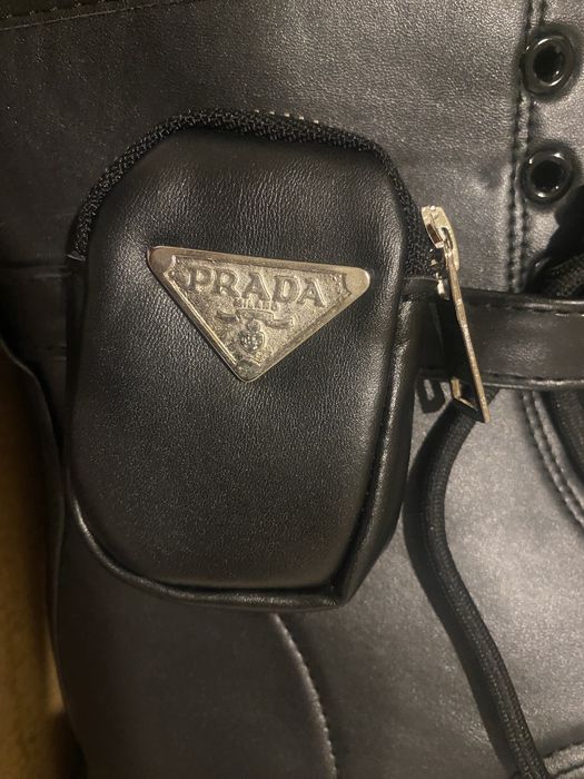 Botas militares com bolsa