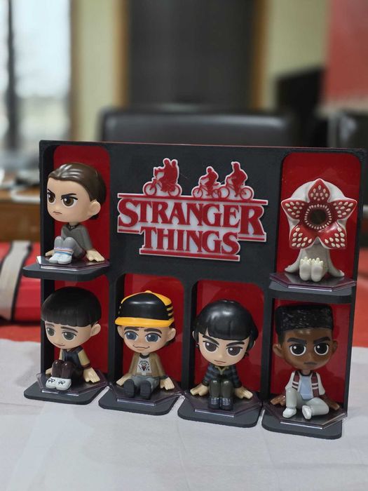 Expositor Stranger Things – MCDonalds | Série Collectibles