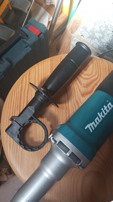 Rectificadora recta MAKITA gd0801c