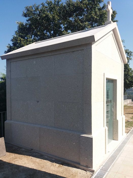 Capela Jazigo em Granito