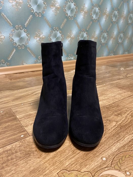 Демисезонные ботинки на каблуке