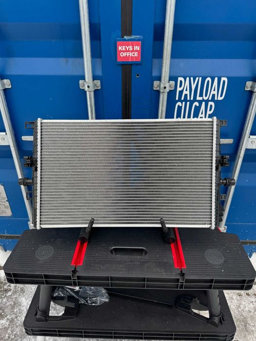 Радіатор Tesla Model Y