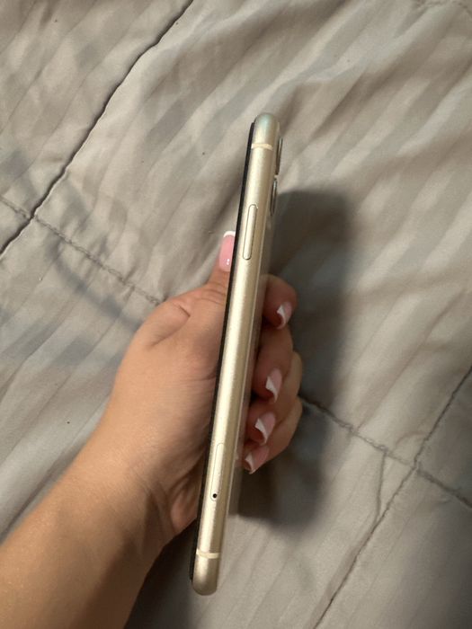 iPhone 11 в хорошому стані