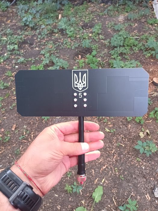 Антена для РЕБ 400-740MHz