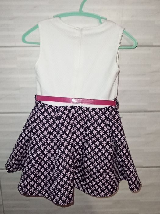 Сукня на дівчинку