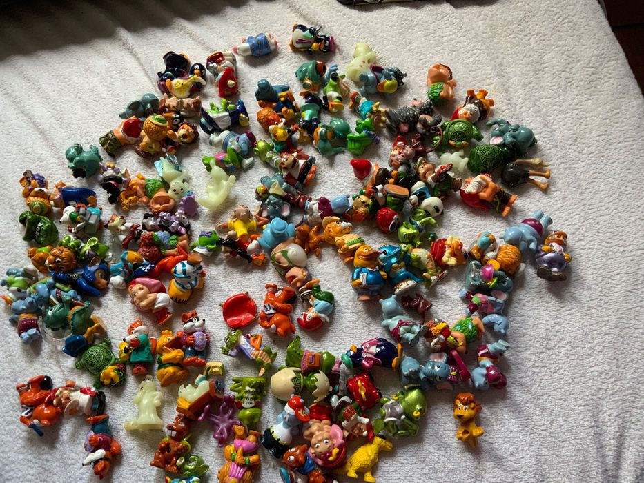 Kinder zabawki z jajek rok 1990, same ręcznie malowane 100 sztuk