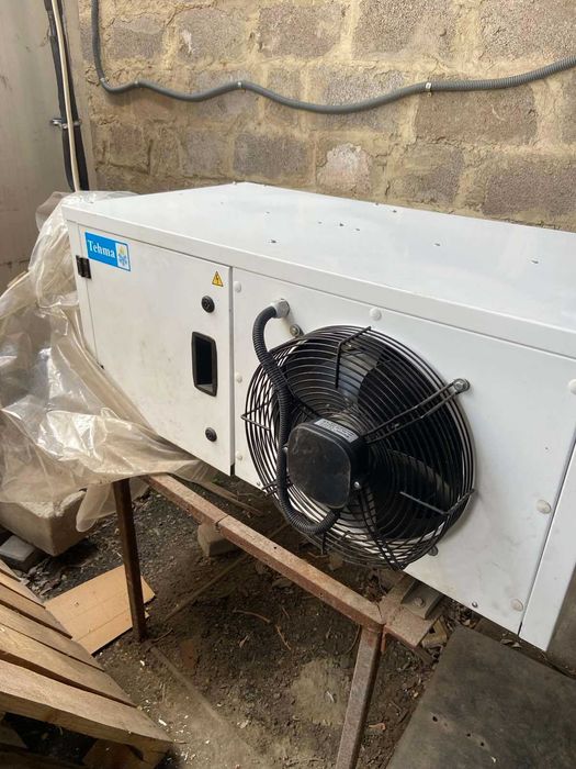 продается морозильная камера с б/у будкой, можно  камеру отдельно