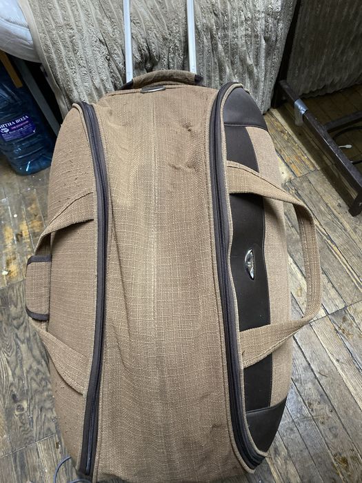 Продам велику валізу