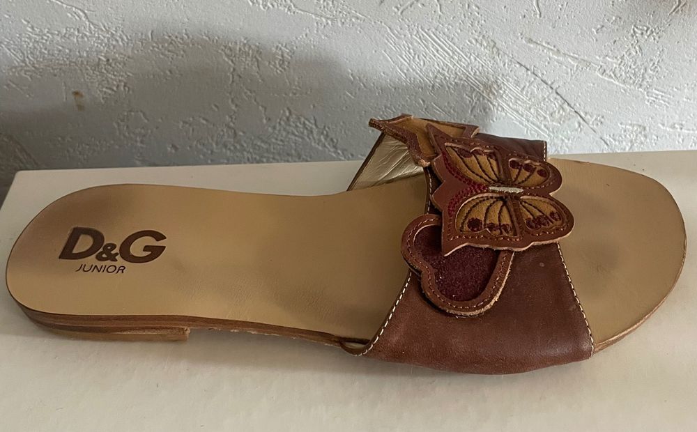 Розпродаж!Шльопанці Dolce Gabbana Junior оригінал. 37, можна дорослим