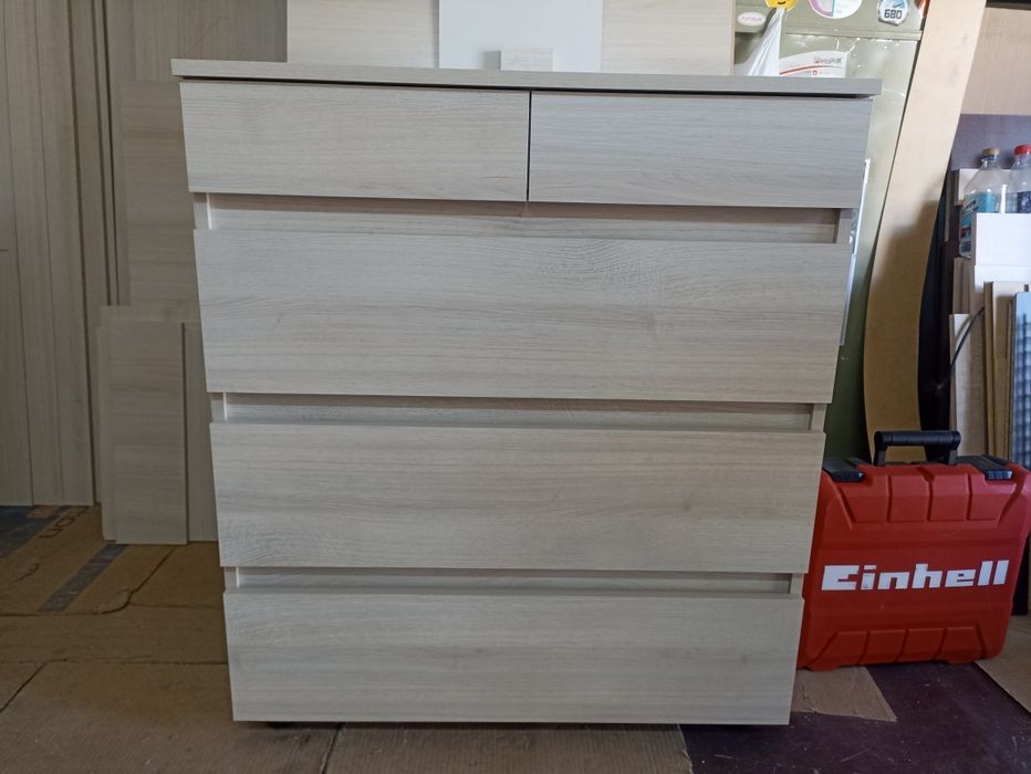 Тумби в зал, комод, табуретки, полички  та інші меблі з залишків