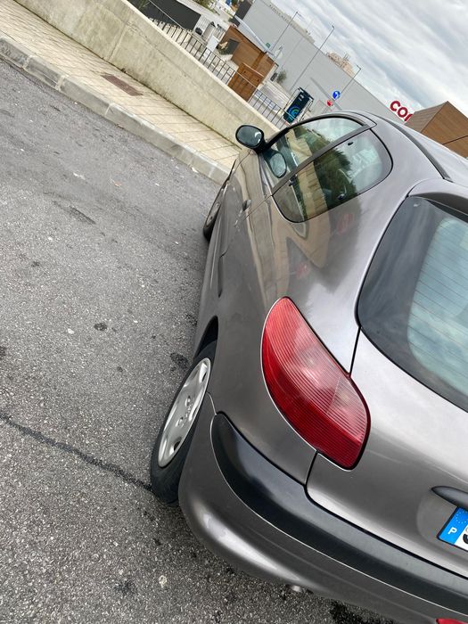 Peugeot 206 de 99.