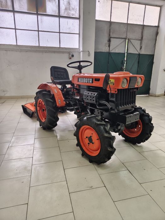 KUBOTA B6000 /// Capinadeira Nova /// Transporte