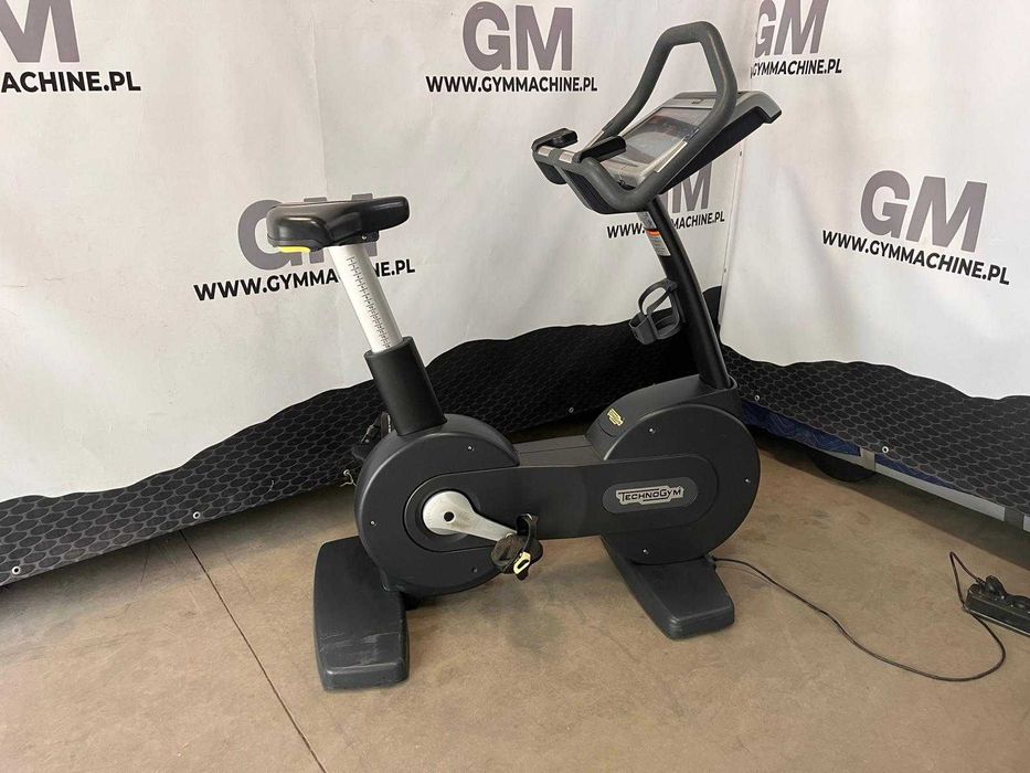 Rower Pionowy Technogym Excite 1000 live