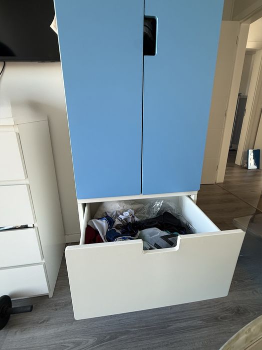 Armário Roupeiro com dois gavetões (Ikea Stuva)
