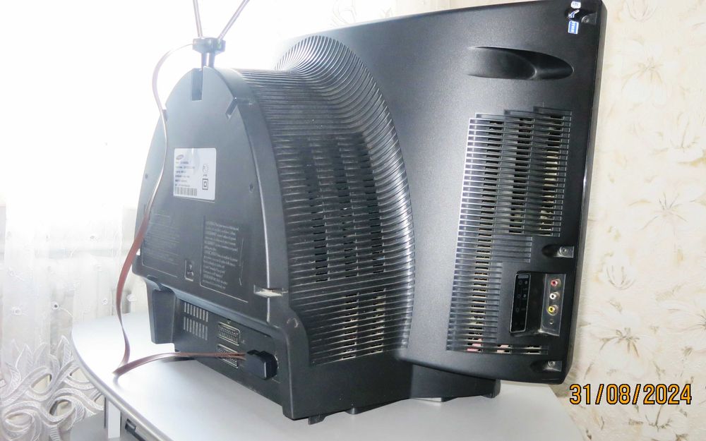 Телевизор Samsung 21” CS21Z57ZQQ (широкоугольная развертка) с пультом