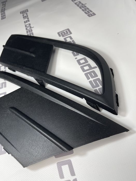 Накладка противотуманной фары Volkswagen Jetta 2014-17