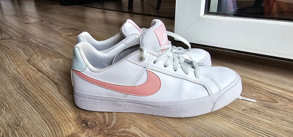 Nike damskie buty sportowe rozmiar 39 wkładka 25cm mało używane