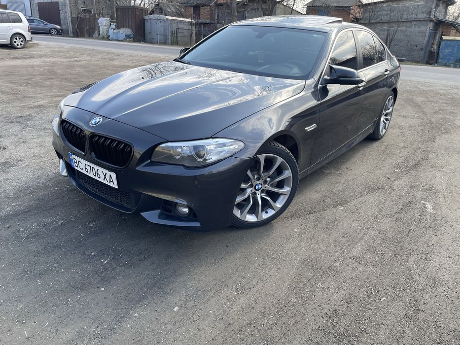 В Продажі BMW F10 2015 рік