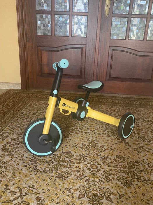 Triciclo E Bicicleta De Equilíbrio Multifuncional Kinderkraft Amarela