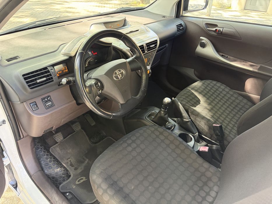 Totota Iq 1.0 VVT-i 2009
