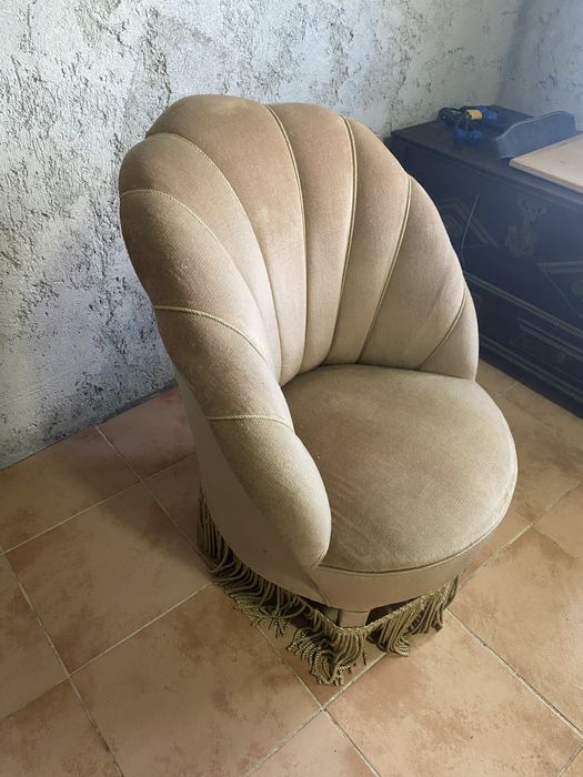 Sofá “Senhorinha” Castanho