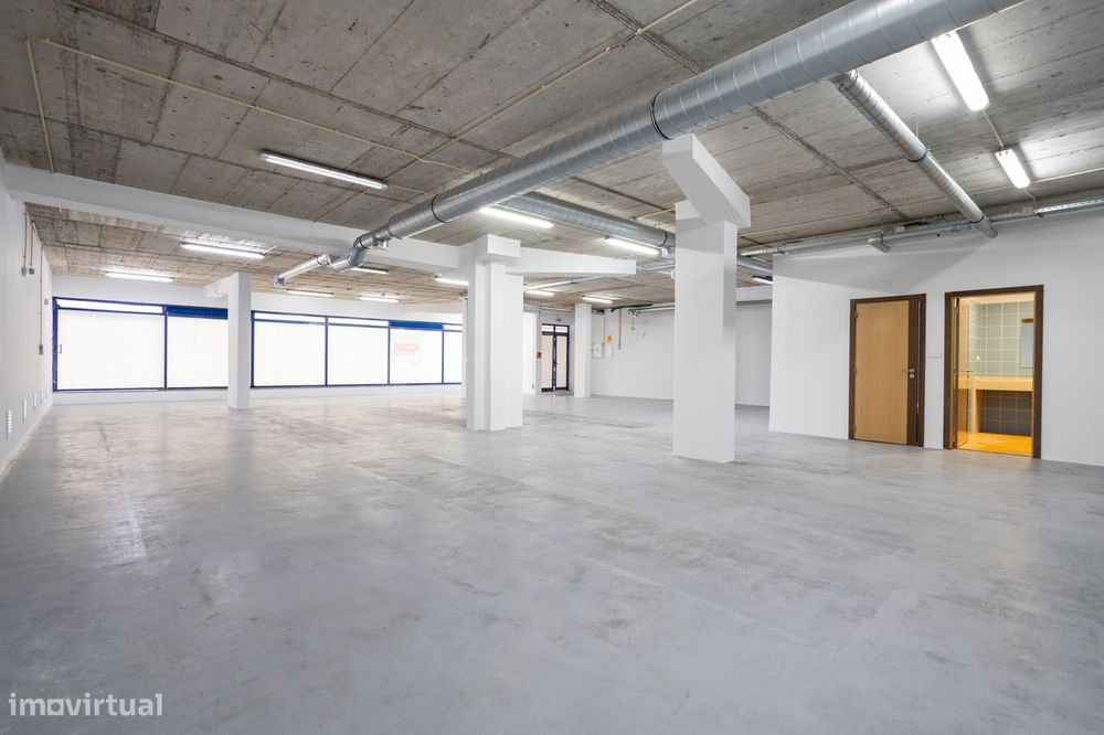 Espaço Comercial Moderno no Coração de Olival de Basto - Ideal para o