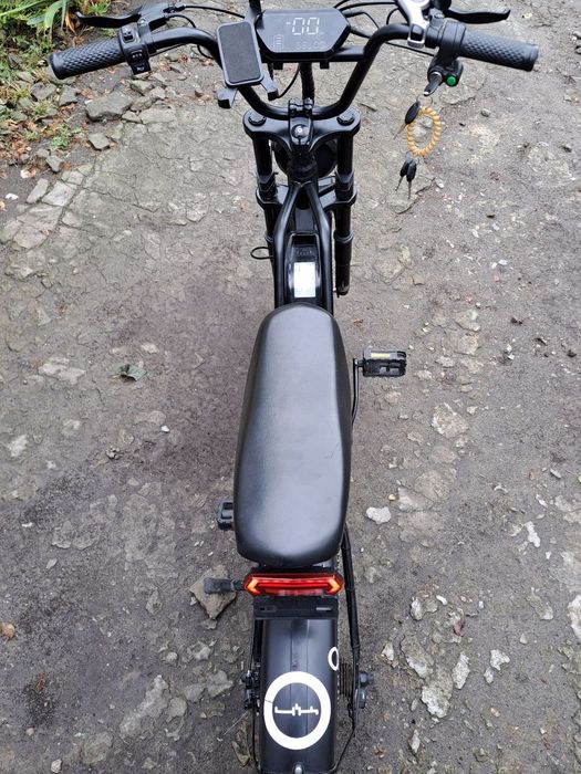 СРОЧНО ПРОДАЕТСЯ ЭЛЕКТРОБАЙК на фитбайковских колесах