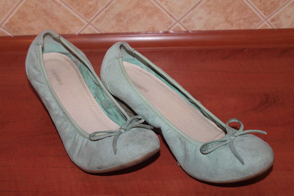 Buty damskie na koturnie