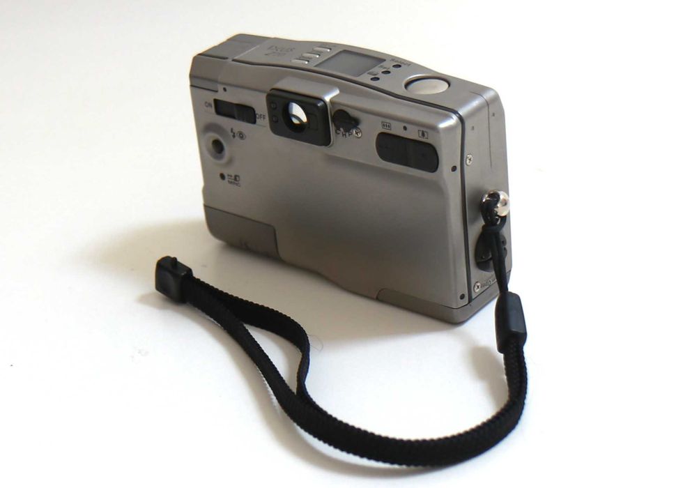 Canon Ixus Z70 máquina fotográfica analógica vintage (de rolo)