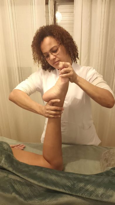Massagem Terapêutica Profissional – Casa, Escritório ou Eventos
