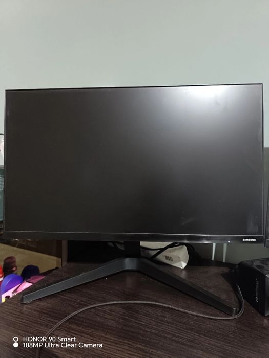 Monitor Samsung 24 całe 75 Hz bez ramek bdb