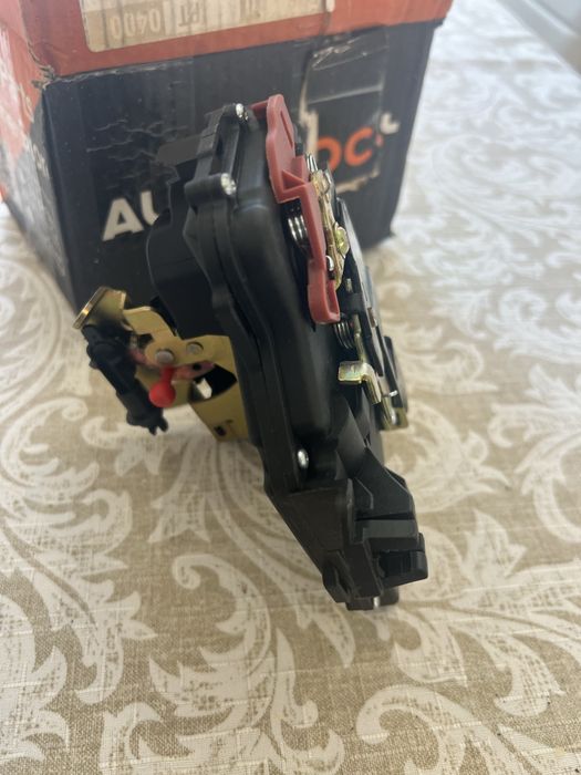 Fechadura Porta Frente Direita Audi A3 / A4 -