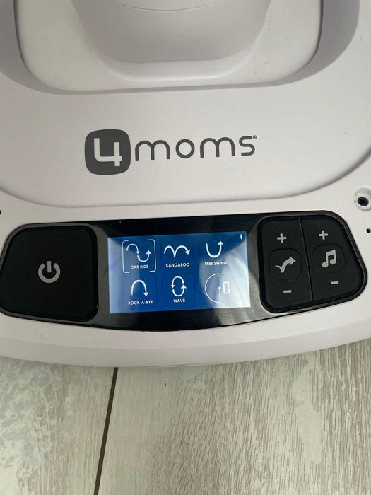 Заколисувальний центр 4moms