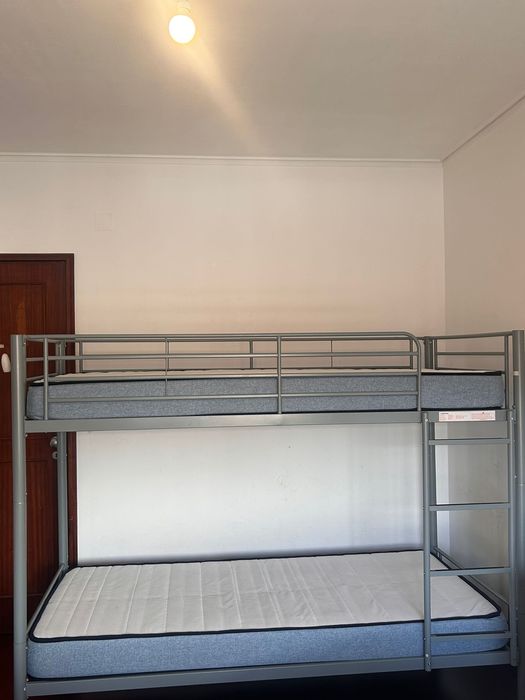 Beliche com colchões