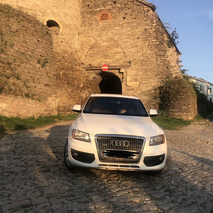 Audi Q5 2010 VIN WA1CFAFP9BA054541 фото оголошення 2 з 7