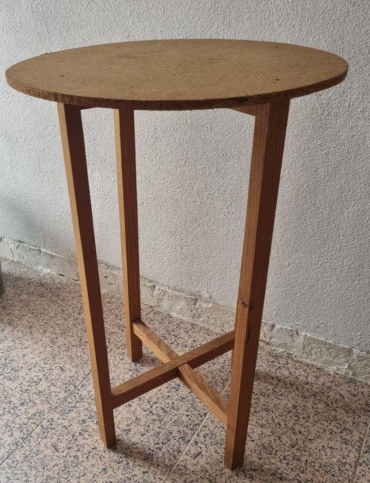 Mesa de Canto em Madeira