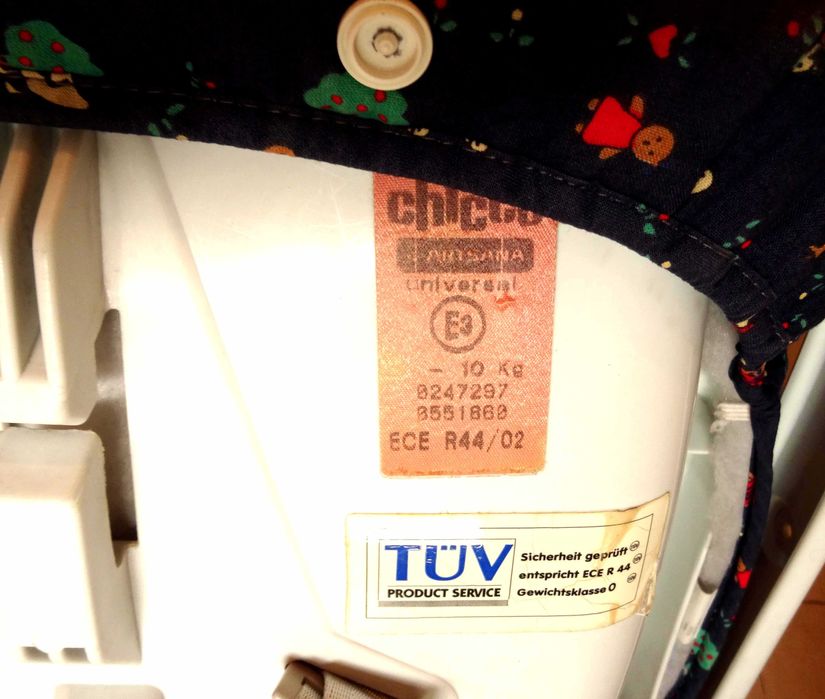 Cadeira de bébe CHICO de auto até 10Kilos