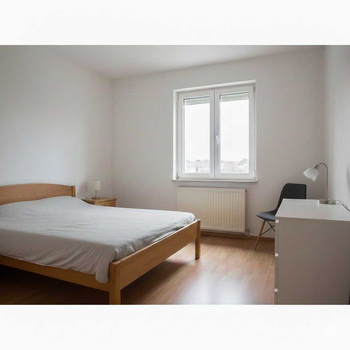 Aluga se Quarto a 5 minutos do Metro de TELHEIRAS