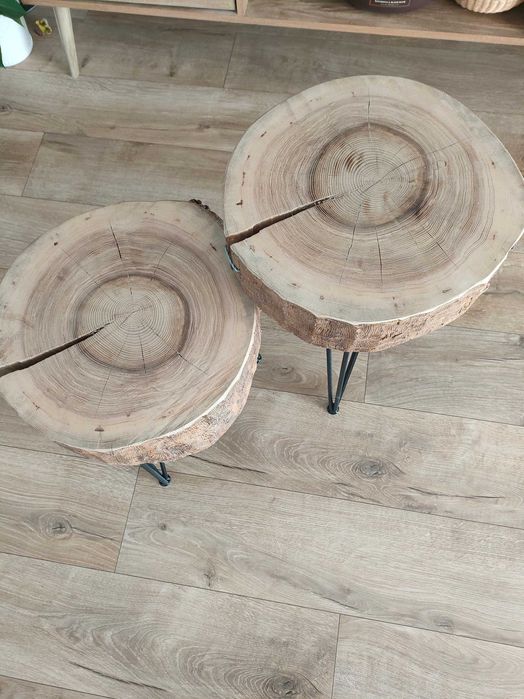 Dwa stoliki z Drawna dębowego komplet.Wielkość blatu 37cm