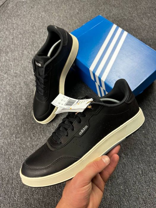 Новые кроссовки Adidas оригинал Размер 46