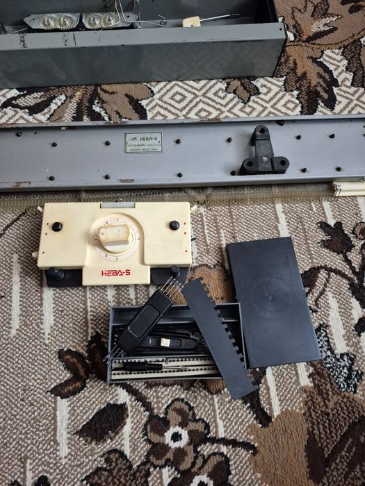 Продам вязальну машинку Нєва5