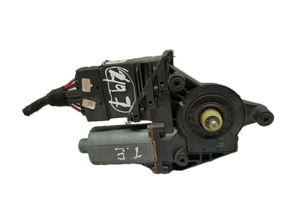 Motor vidro trás esquerdo VOLKSWAGEN Passat (3B2)
