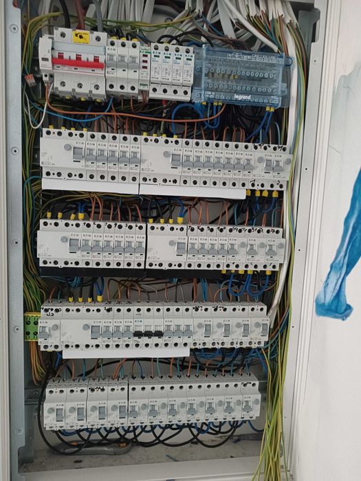 Usługi elektryczne Elektryk