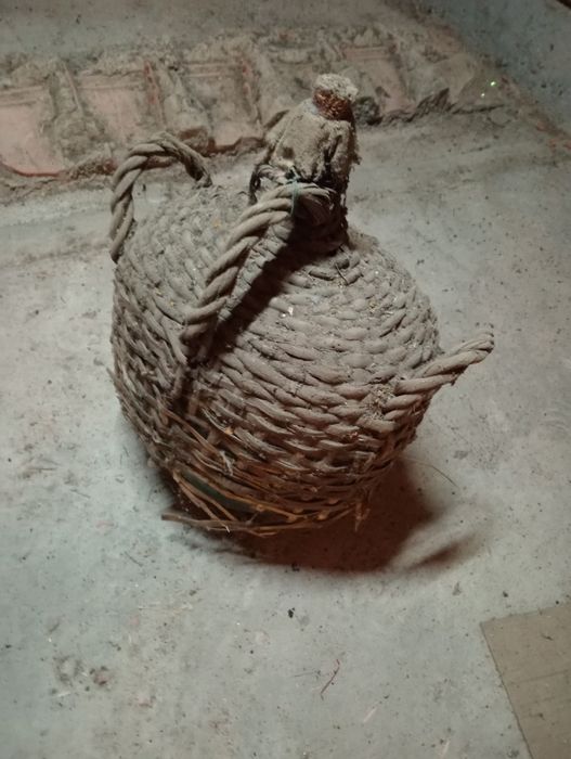 Garrafões antigos em palha de 20lt