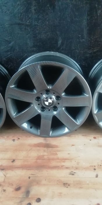 Jantes 17 BMW originais personalizadas em aquaprint design carbono